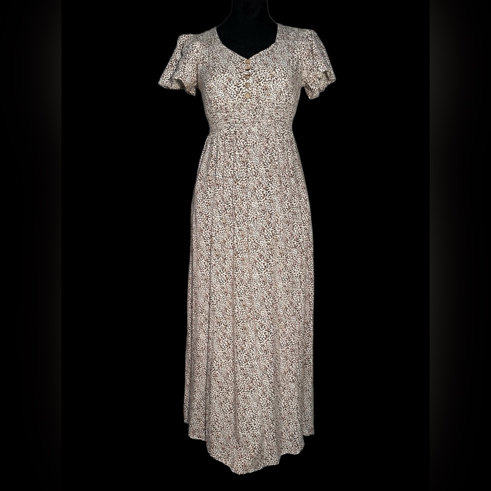 Maxi dress with pockets, fun print and elastic waist